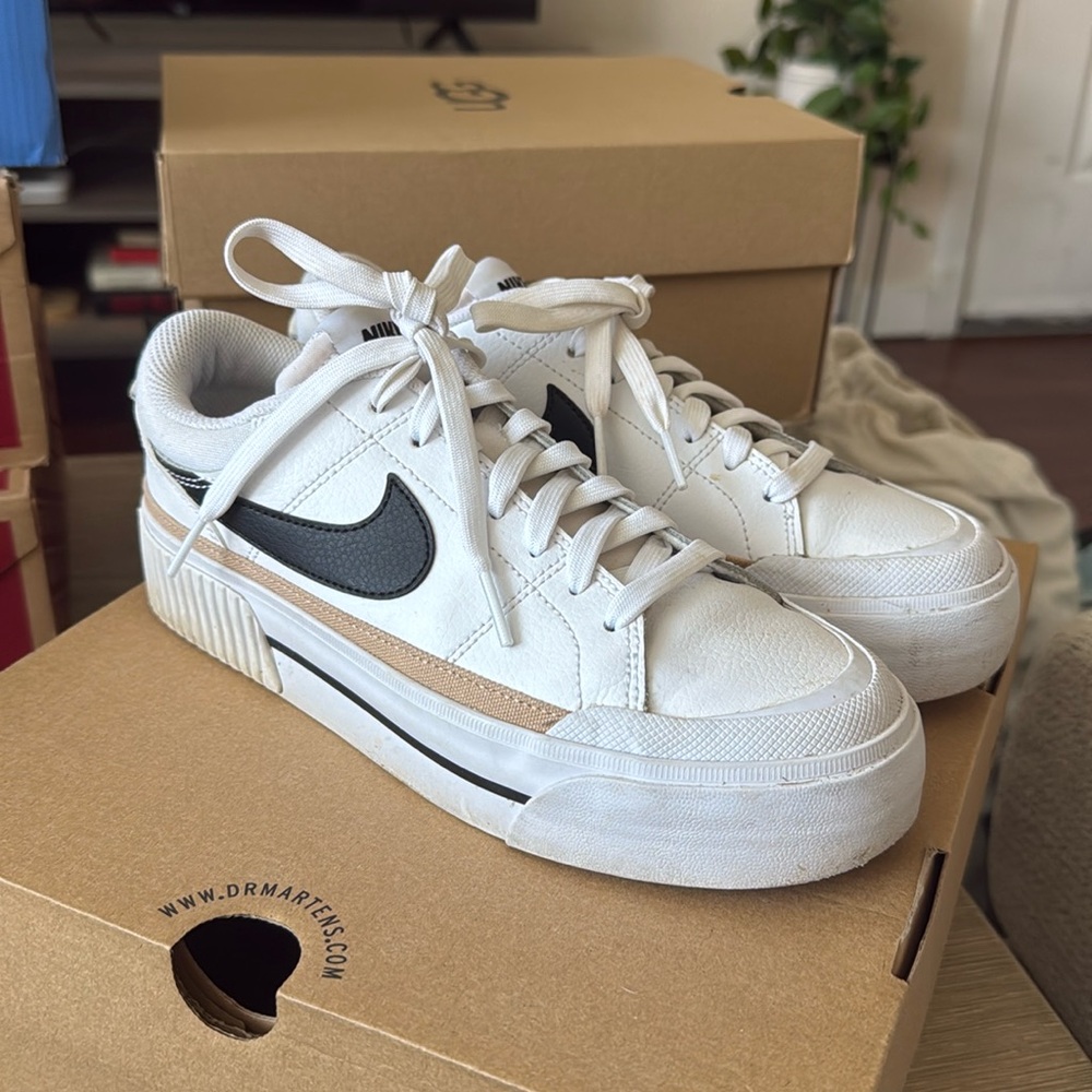 Nike women’s court legacy platform sneakers